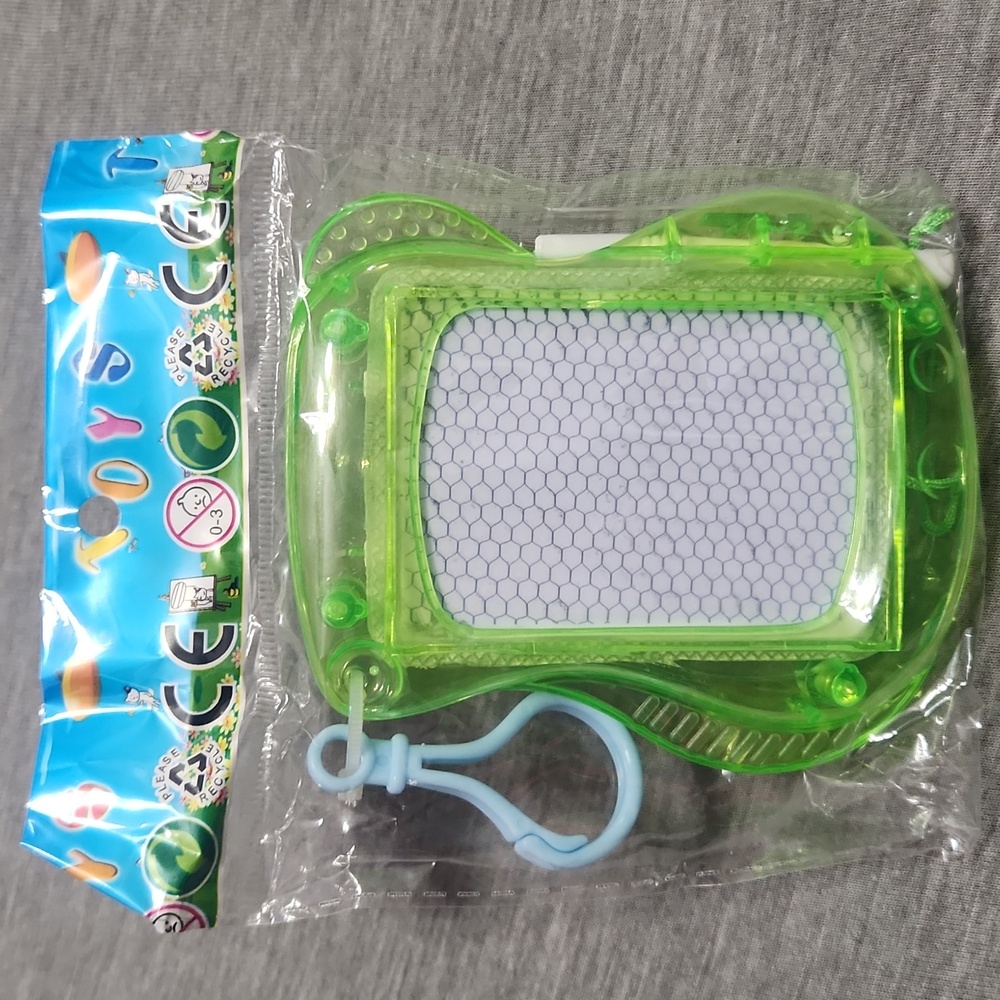🔴 Kids Mini Etch A Sketch Magnetic Drawing Board Keychain Backpack Bag Charm
